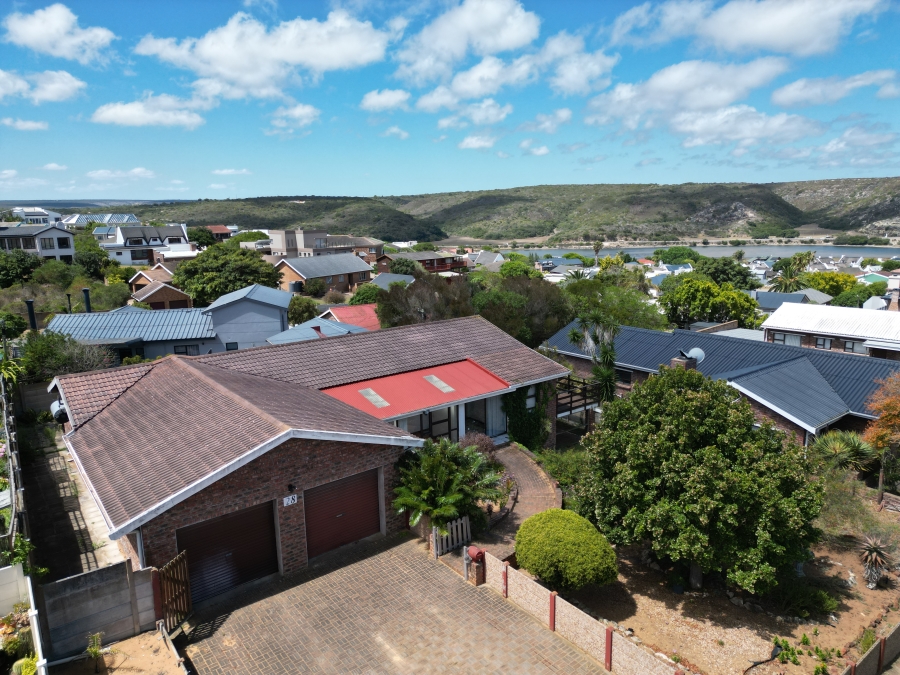 2 Bedroom Property for Sale in Stilbaai Wes Western Cape